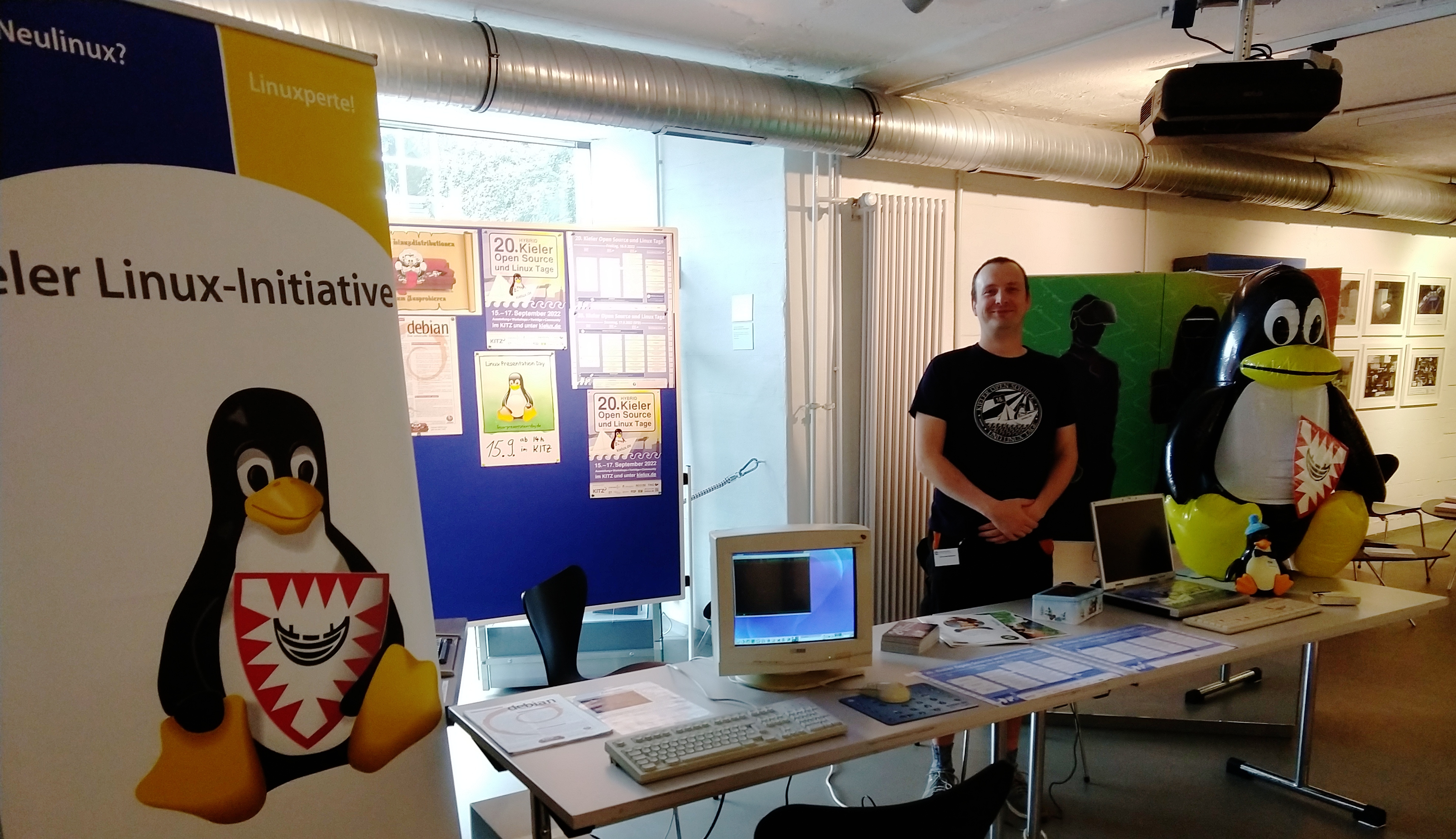 Unser Stand in der Museumsnacht im Computermuseum Kiel – natürlich mit historischen Geräten und historischer Software