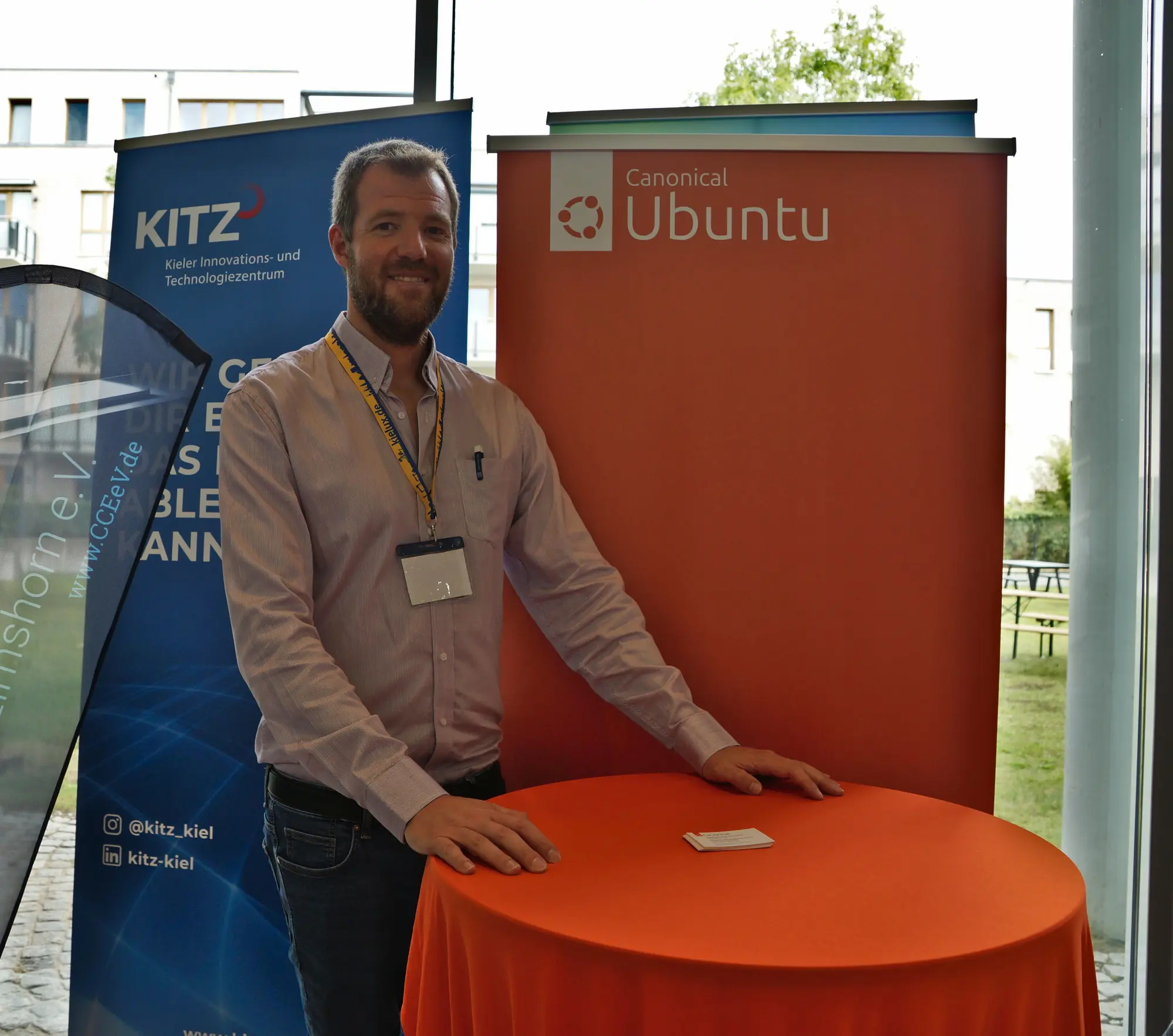 Auch Ubuntu von Canonical war als Distribution präsent und stand für Beratung und die für die Community zur Verfügung. (Foto: CC-By-SA Roland Hüneburg) Auch Ubuntu von Canonical war als Distribution präsent und stand für Beratung und für die Community zur Verfügung. (Foto: CC-By-SA Roland Hüneburg)