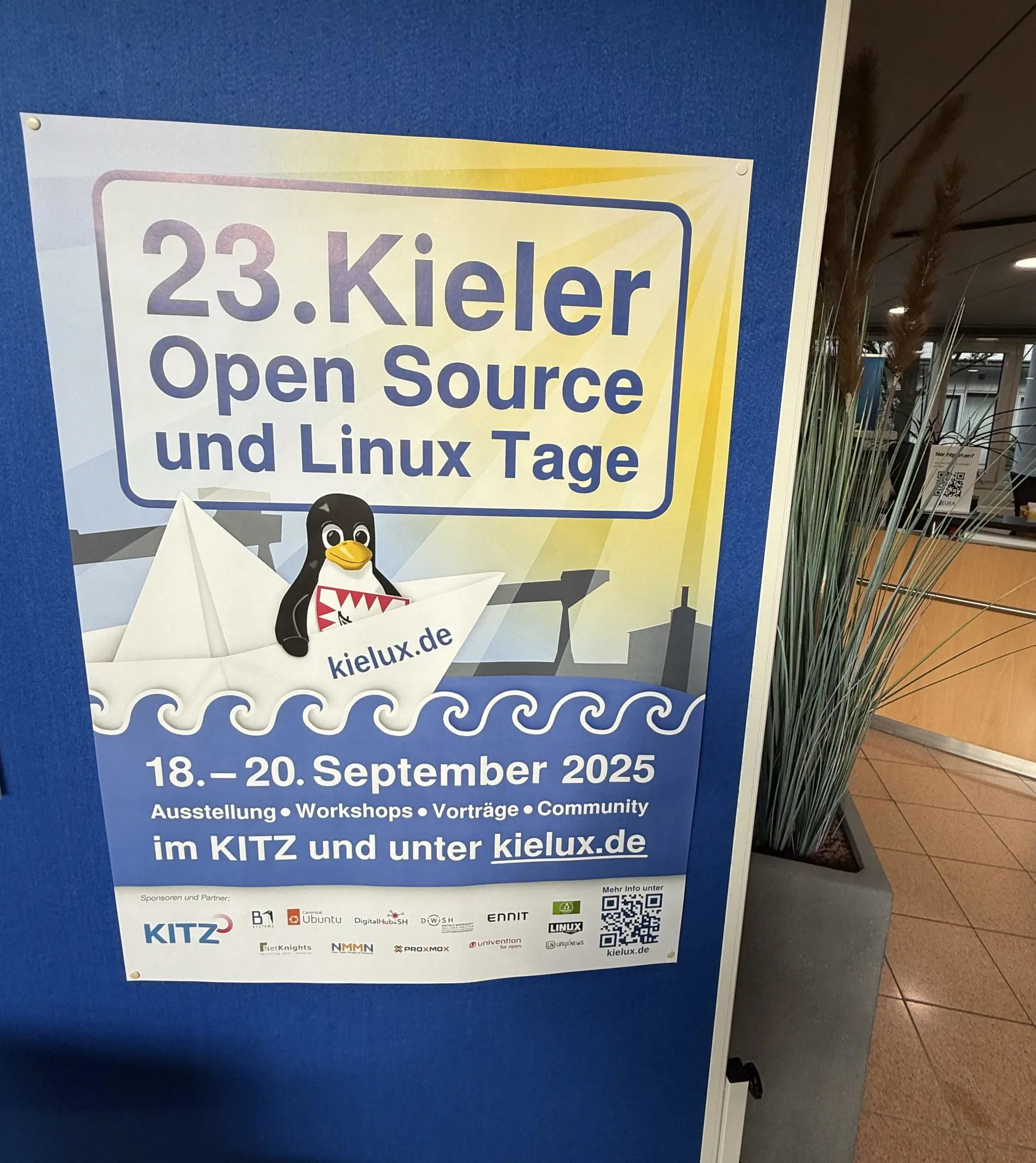 Plakate tauchten überall in Kiel und im KITZ auf. (Foto: CC-By-SA Andree Mehrens) Plakate tauchten überall in Kiel und im KITZ auf. (Foto: CC-By-SA Andree Mehrens)